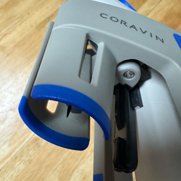 Coravin Model 1 *Like New* - Picture 4 of 5